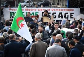 Election présidentielle en Algérie : des centaines d’Algériens dans la rue pour protester
