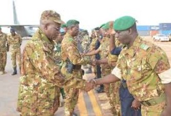 Attaque du camp de Dioura : Le ministre de la Défense apporte le soutien des Maliens à nos militaires