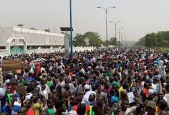 Marche réussie du vendredi 5 avril : L’Imam Dicko et le Chérif de Nioro s’imposent pour parler au nom des maliens en colère contre le régime