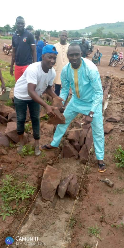 Sabalibougou Courani : Le jeune Sékou Djigué pose la première pierre de la maison des jeunes