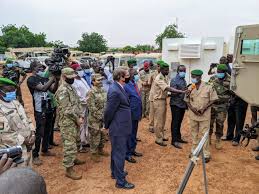 Ambassade des Etats-Unis au Mali : Un important lot d’équipements offert aux Forces Armées