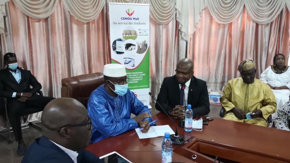 Visite à la citée universitaire de Kabala : le ministre Amadou Keita s’imprègne des situations et rassure