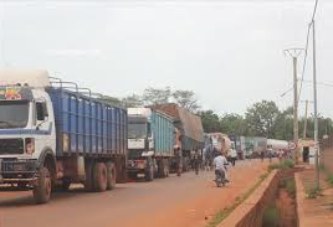 Transports : Les transporteurs en grève contre l’application du paiement par passage au péage