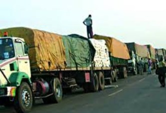 Douanes : Les Enquêtes douanières immobilisent 14 camions suspectés de fraude