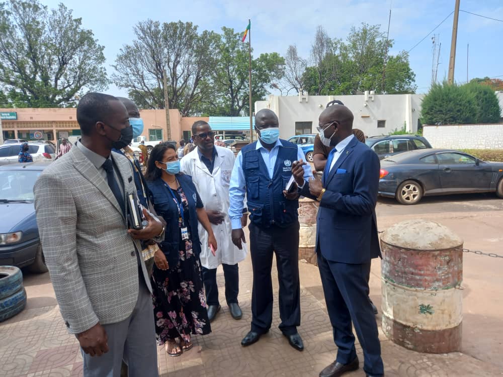 Hôpital Gabriel Touré : Dr Itama Christian Représentant de l’OMS en visite.