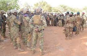 Pour minimiser les risques de dommages collatéraux : L’État-major général des Armées invite les populations à se démarquer des terroristes