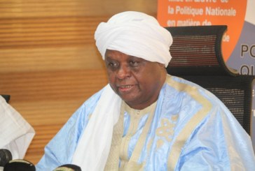 Promotion du « Made in Mali » : Le ministre Mahmoud Ould Mohamed à la découverte de l’usine “Malian Cashew Corporation”